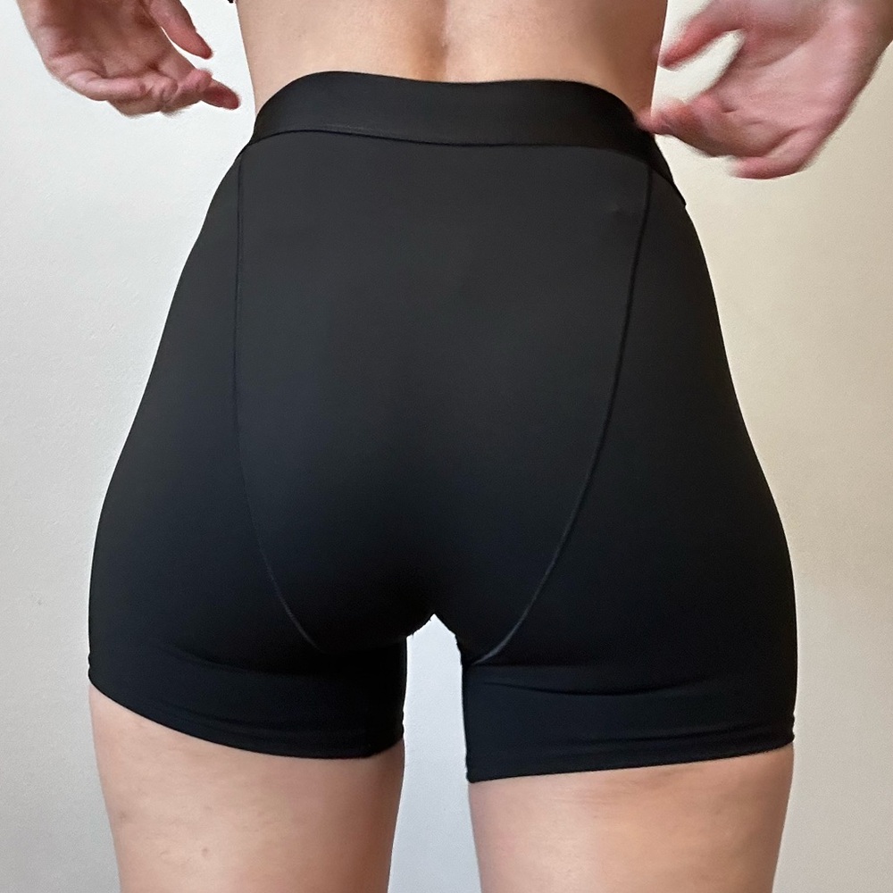 Pink biker shorts - Picture 3 of 7
